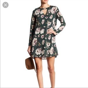 Peach Love Long Sleeve Green Floral Dress Size Small